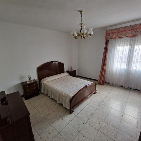 ホテル Casa Vicenta Herencia エクステリア 写真